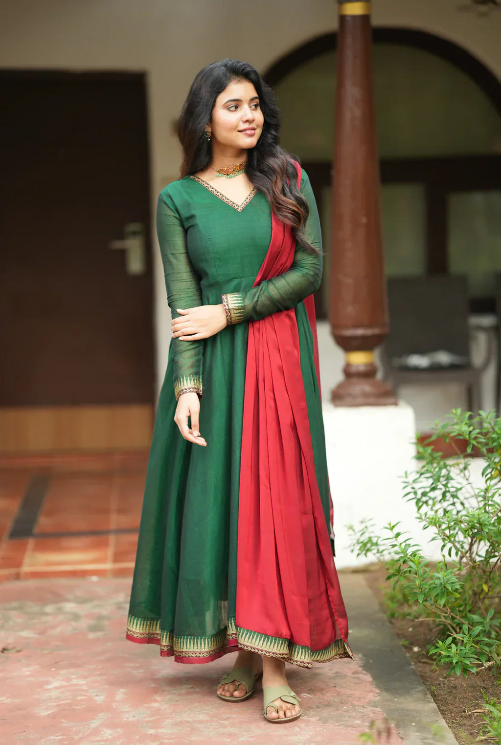 AKILA-Green with Red