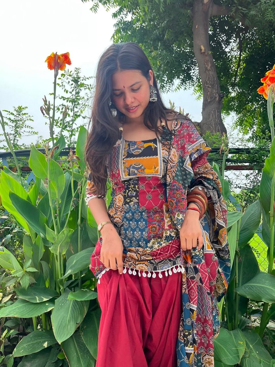 Your festive wardrobe deserves this stunning Farsi Suit!