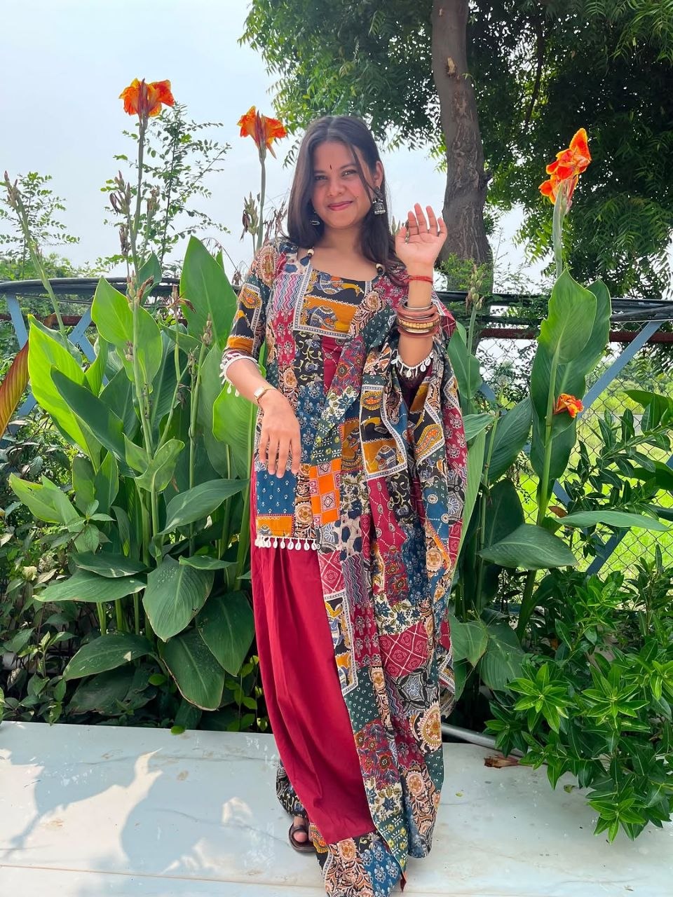 Your festive wardrobe deserves this stunning Farsi Suit!