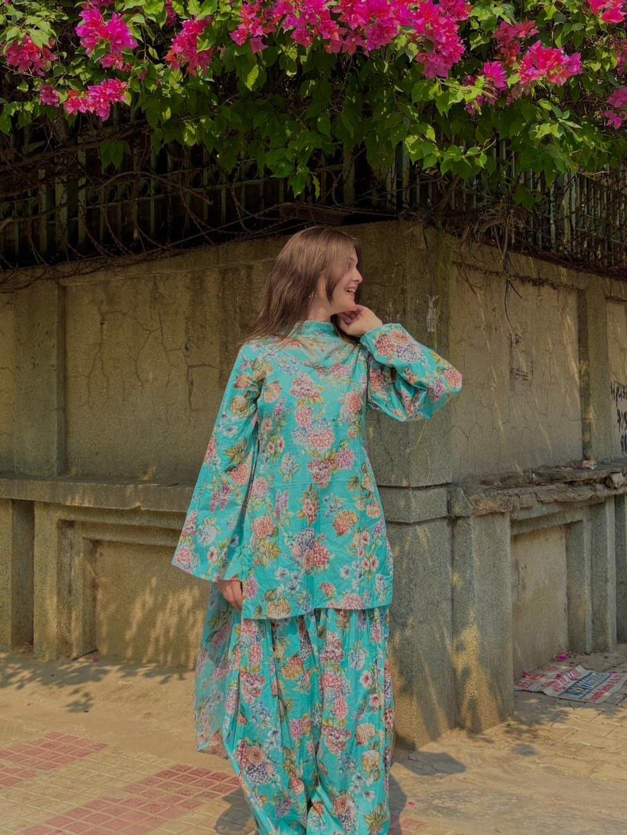 Ethnic elegance with an irresistible charm.