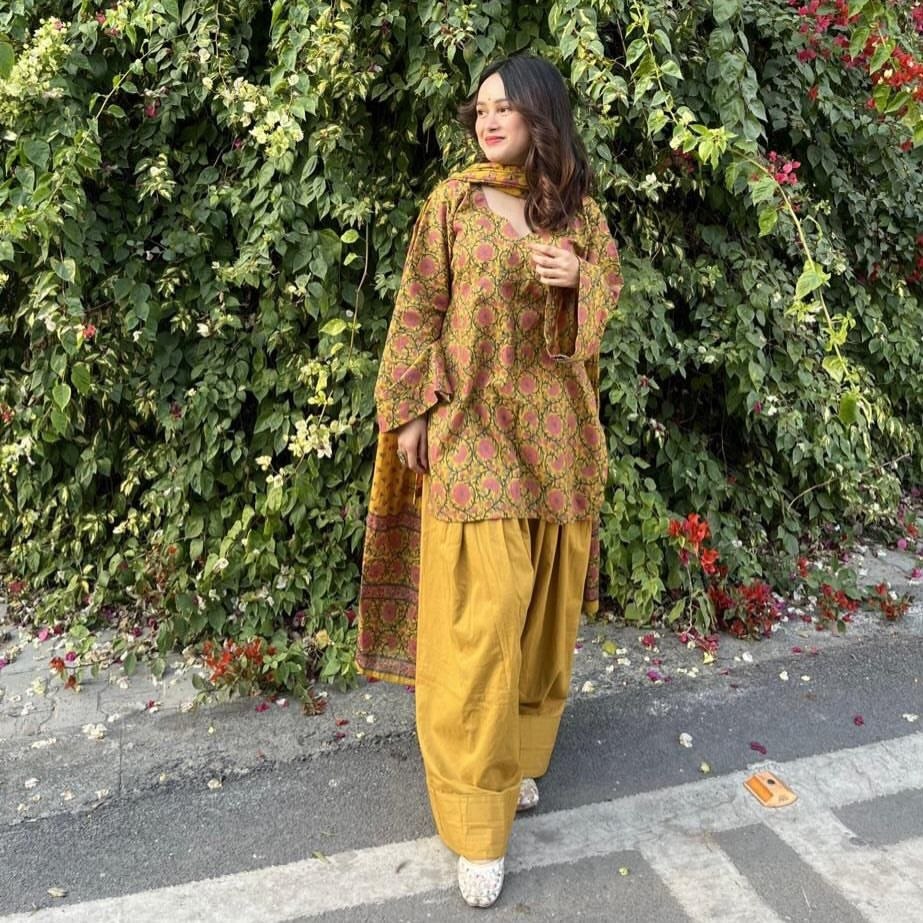 Royal-inspired fashion for modern women.