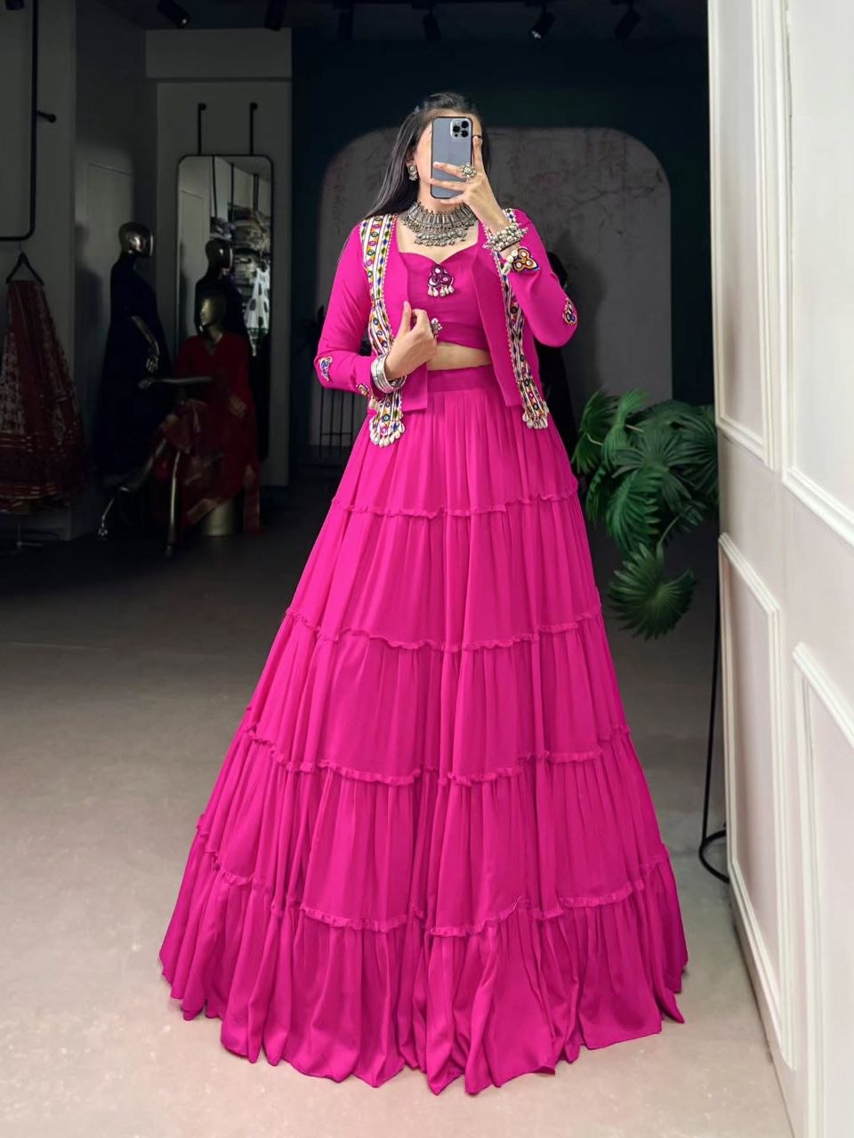Darbar-e-Rang Choli